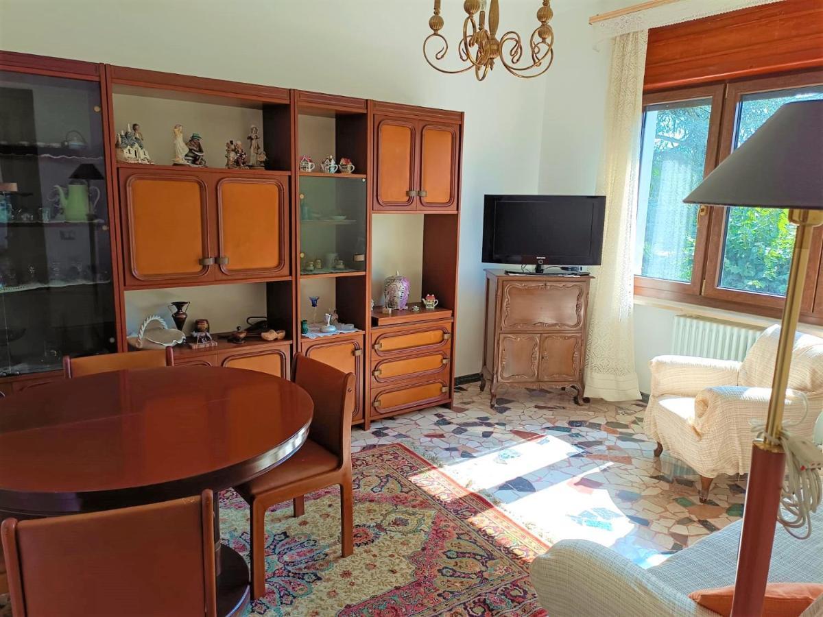 Appartamento Doppi Bagni Sei Posti Letto Вівероне Екстер'єр фото